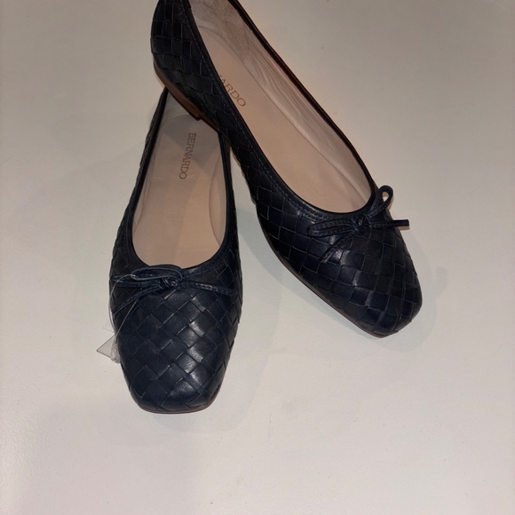Bernardo Gwynn Navy Blue Woven Flats (Size 7) - Picture 2 of 7